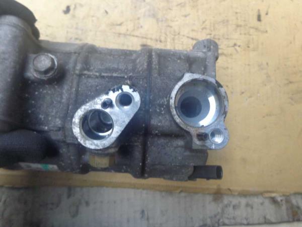 COMPRESSEUR DE CLIMATISATION VAG - Vue 2